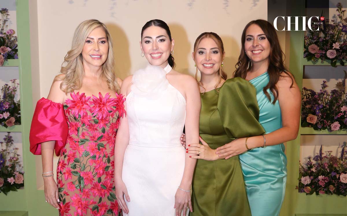 Lilian Monarres de Campos, Valeria Campos, Melissa Campos y Regina Campos