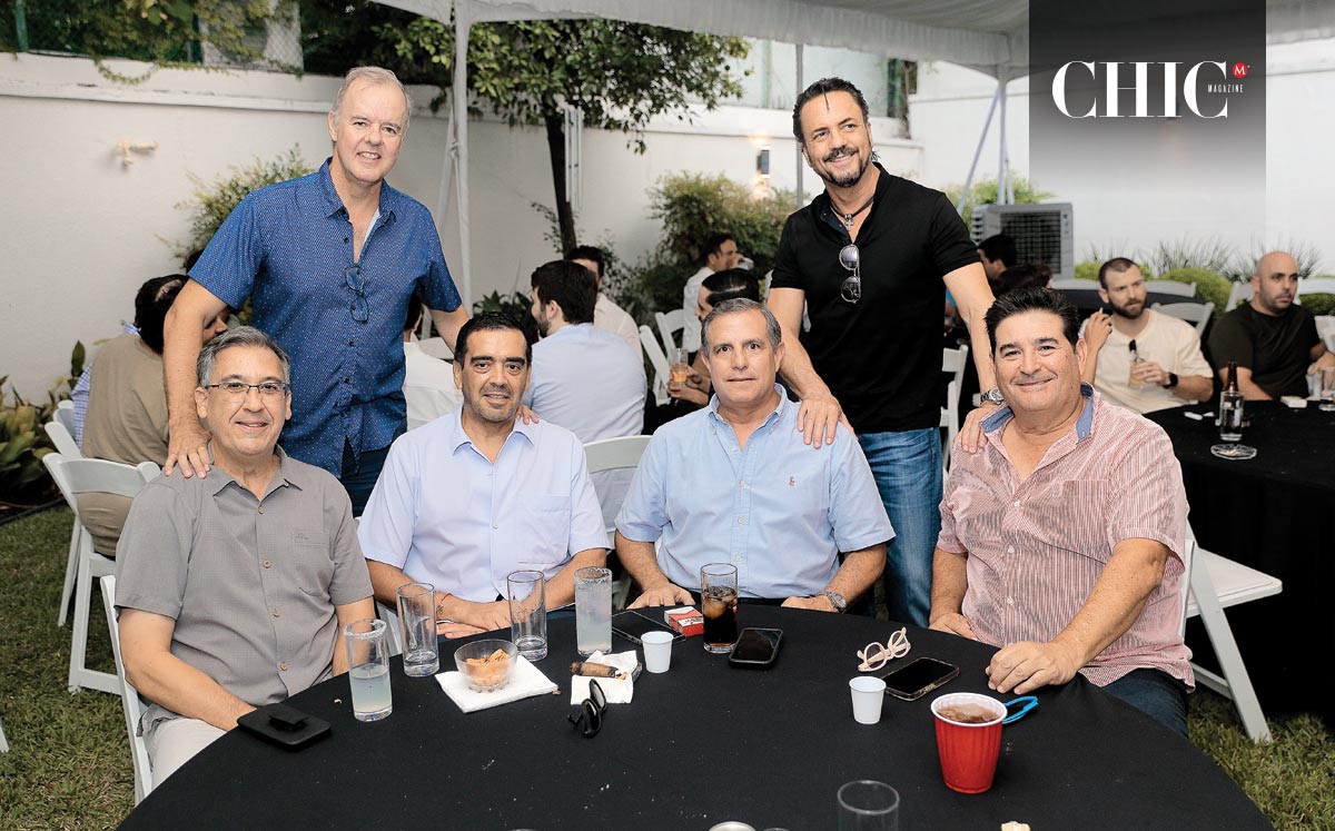 Mauricio Ravizé, Enrique Ruiz, Lázaro Garza,  Juan Pablo Hinojosa, Jorge Quintana y Raúl Vela