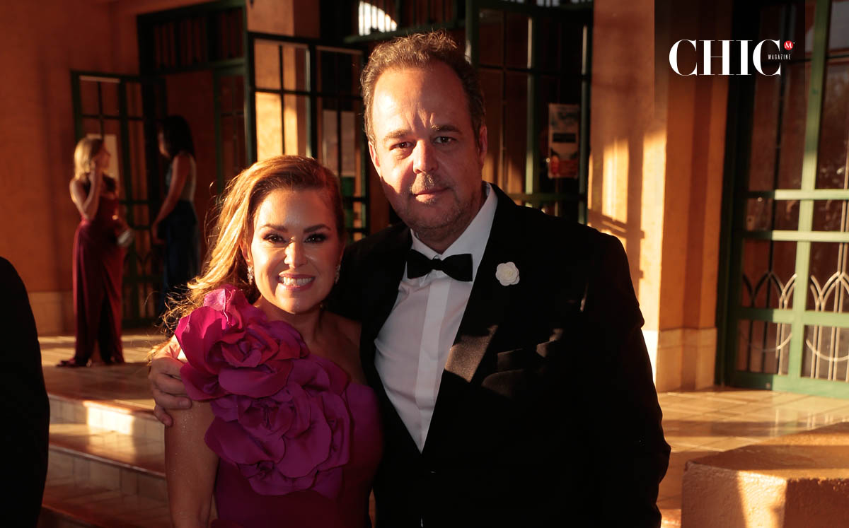 PAPÁS DEL NOVIO. Verónica Guerra de Garza y David Garza
