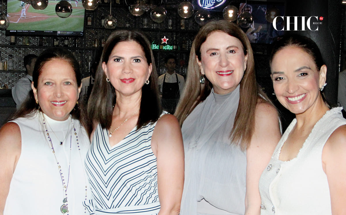 Mónica De Luna, Gina De Solís, Martha De Luna y Silvia Olvera