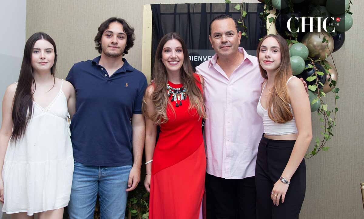 Begoña Sehedi Begoseh, Julio Domínguez, Fabiola Vega, Marcos Domínguez y Bárbara Domínguez