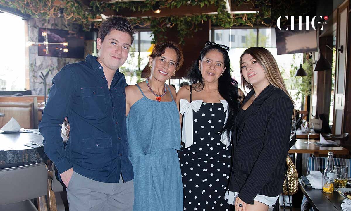 Humberto Pozos, María De Jesús Bello, Anabel Bello y Ana Paula Quiroz