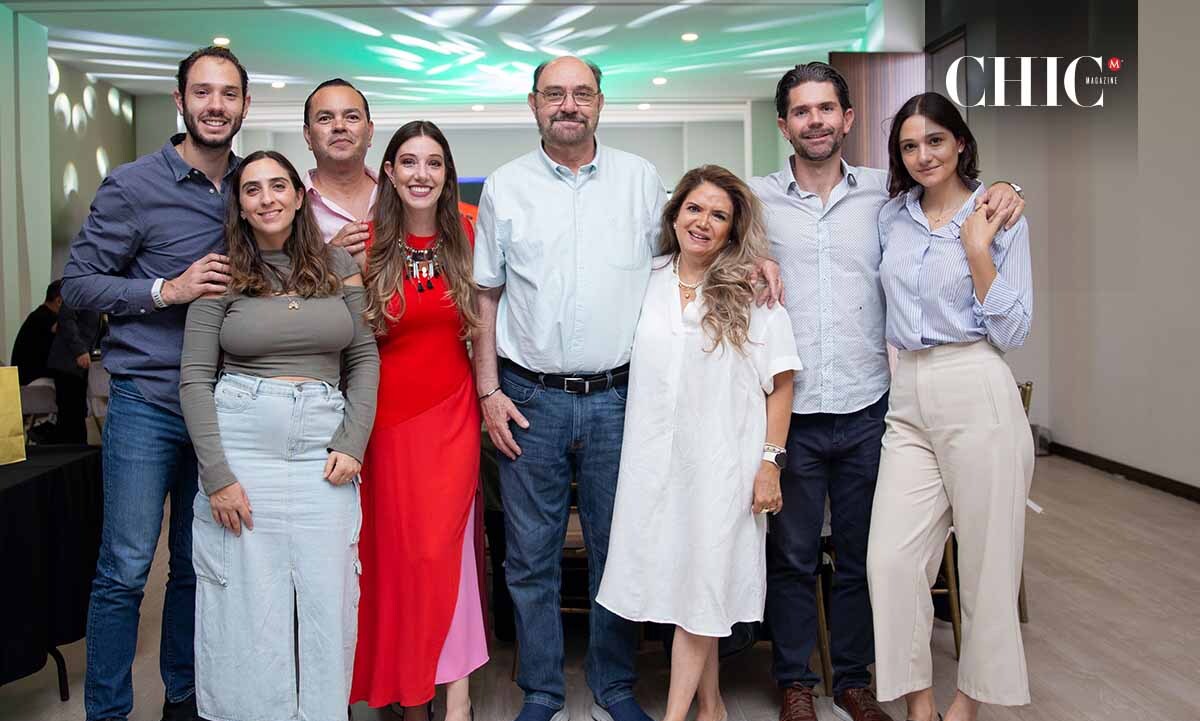Alejandro Vega, Mariana Kuri, Marcos Domínguez, Fabiola Vega, Alejandro Vega, Norma de Vega, Eugenio Pérez y Nuria Vega