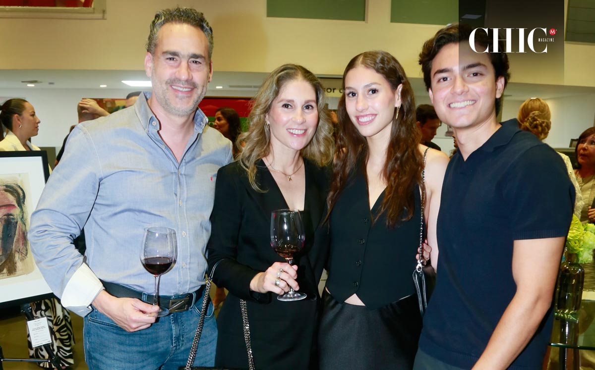 José Ballesteros, Karla Gracia, Cordelia Ballesteros y Luis Valdez
