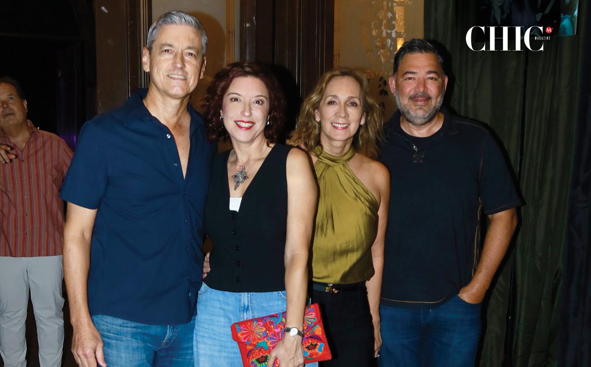 Ricardo Jasso, Sandra Azario de Jasso, Karla Jaramillo de Suárez y Paco Suárez