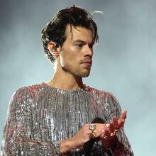 El cantante británico reapareció en público con un sorprendente cambio de imagen (Getty Images)