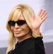 La diseñadora italiana impacta con su nuevo rostro (Getty Images)
