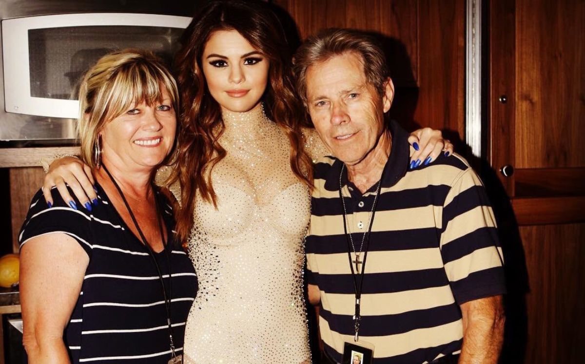 Selena Gomez con sus abuelos maternos (X)