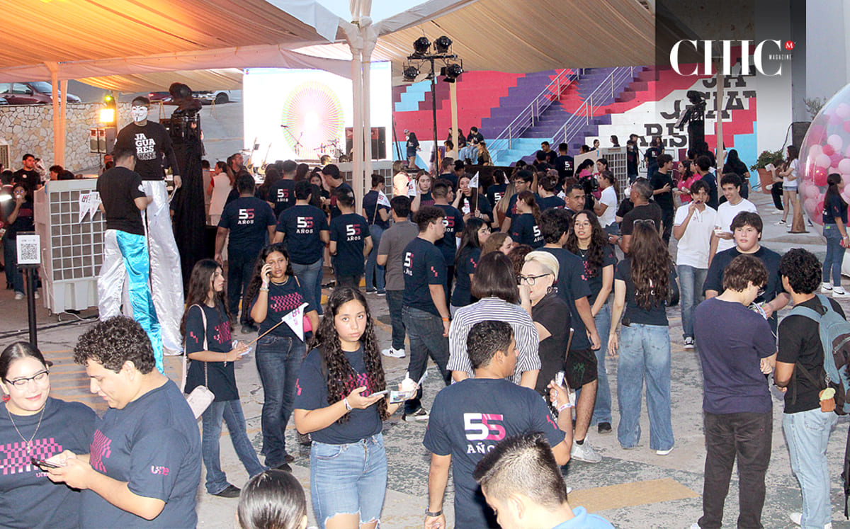 La explanada de la Universidad del Noreste se convirtió en el lugar perfecto para vivir una tarde llena de sorpresas y actividades