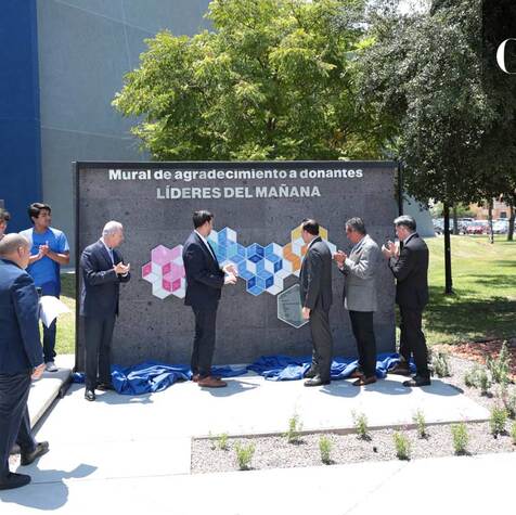 Mural a benefactores del programa Líderes del Mañana
