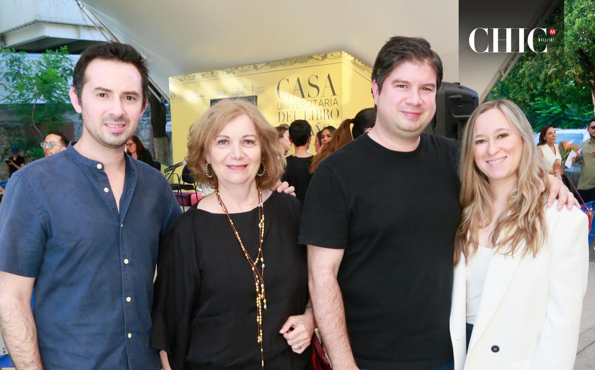 Rodrigo Ávila, Rosario Velázquez, Diego Ávila y Daniela Elizondo