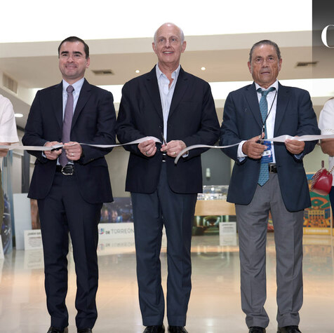 Selina Bremer, Luis Olivares, Román Cepeda, Ricardo Ortiz y damas voluntarias