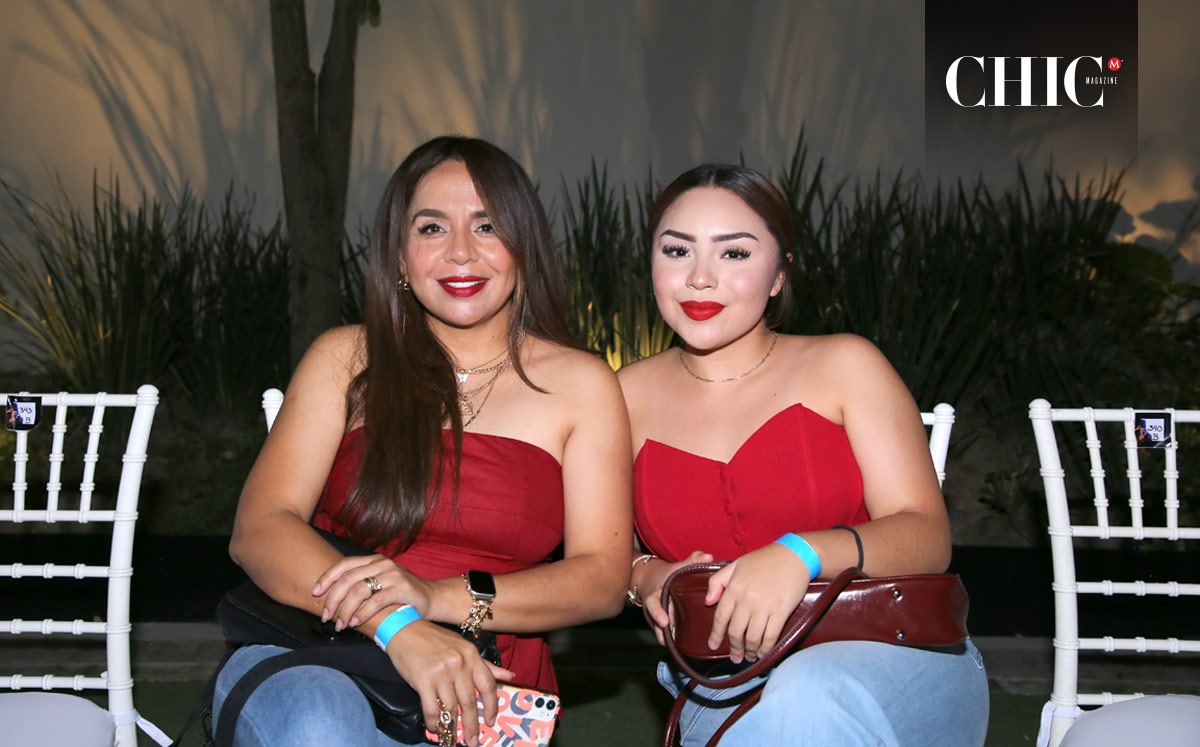 Sharon Favela y Darlene Velazco