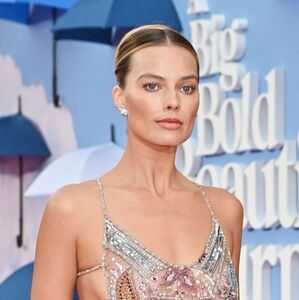 ¡Más hermosa que nunca! Así brilló Margot Robbie con un vestido joya en la premiere de su nueva película (Foto: Getty Images)