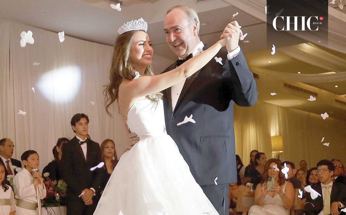 Uno de los instantes más conmovedores de la velada fue el tradicional vals, protagonizado por María Andrea
