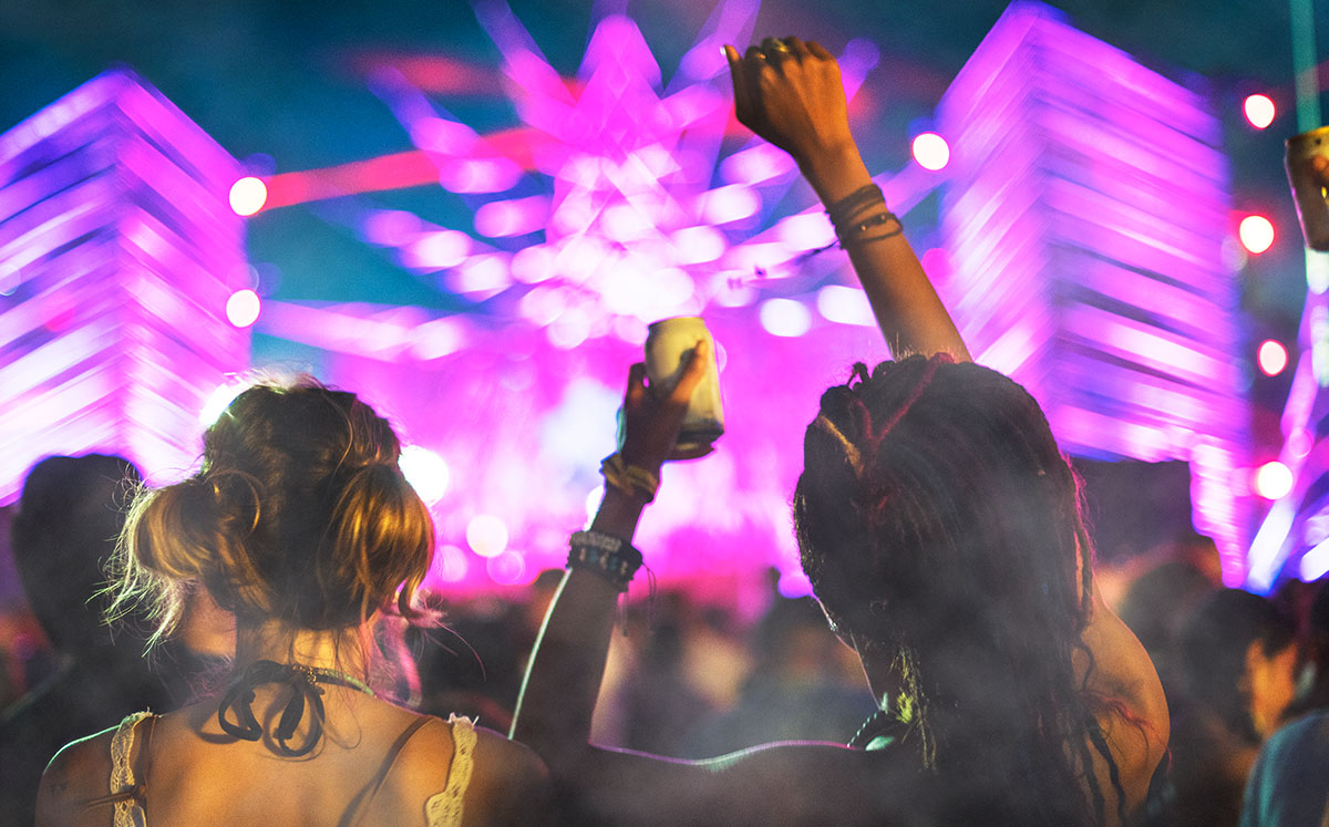 Ticketmaster sube su cargo por servicio al 24% del boleto; casi una cuarta parte del costo ahora son comisiones (Freepik)