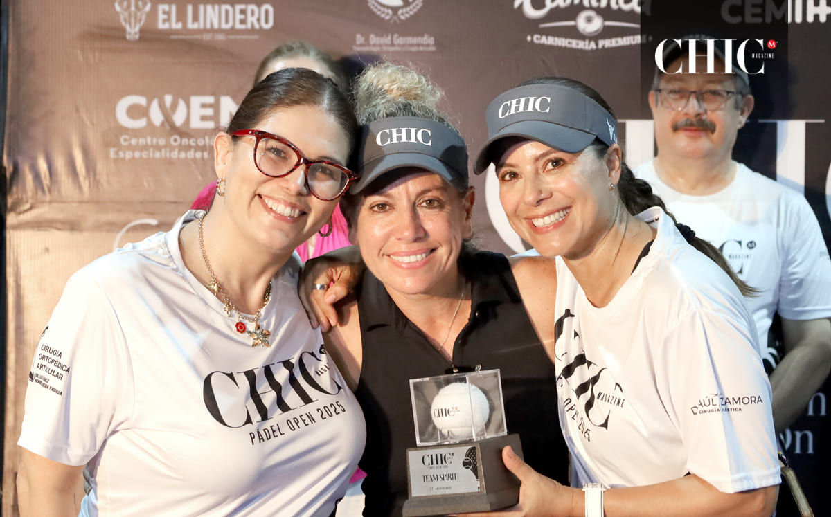 Patricia Lory y Tessy Aragón dieron entrega a Marilú Ceja su reconocimiento