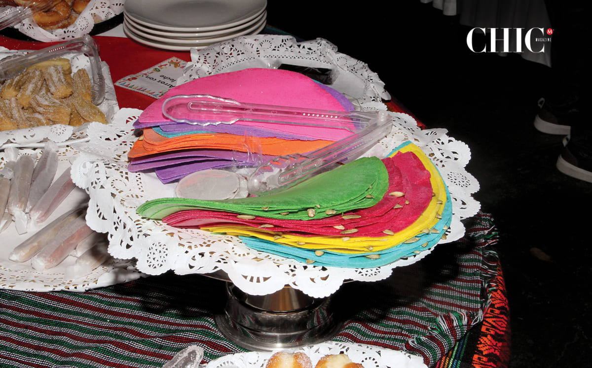 Disfrutaron de postres típicos como churros, donas, obleas y dulces tradicionales.