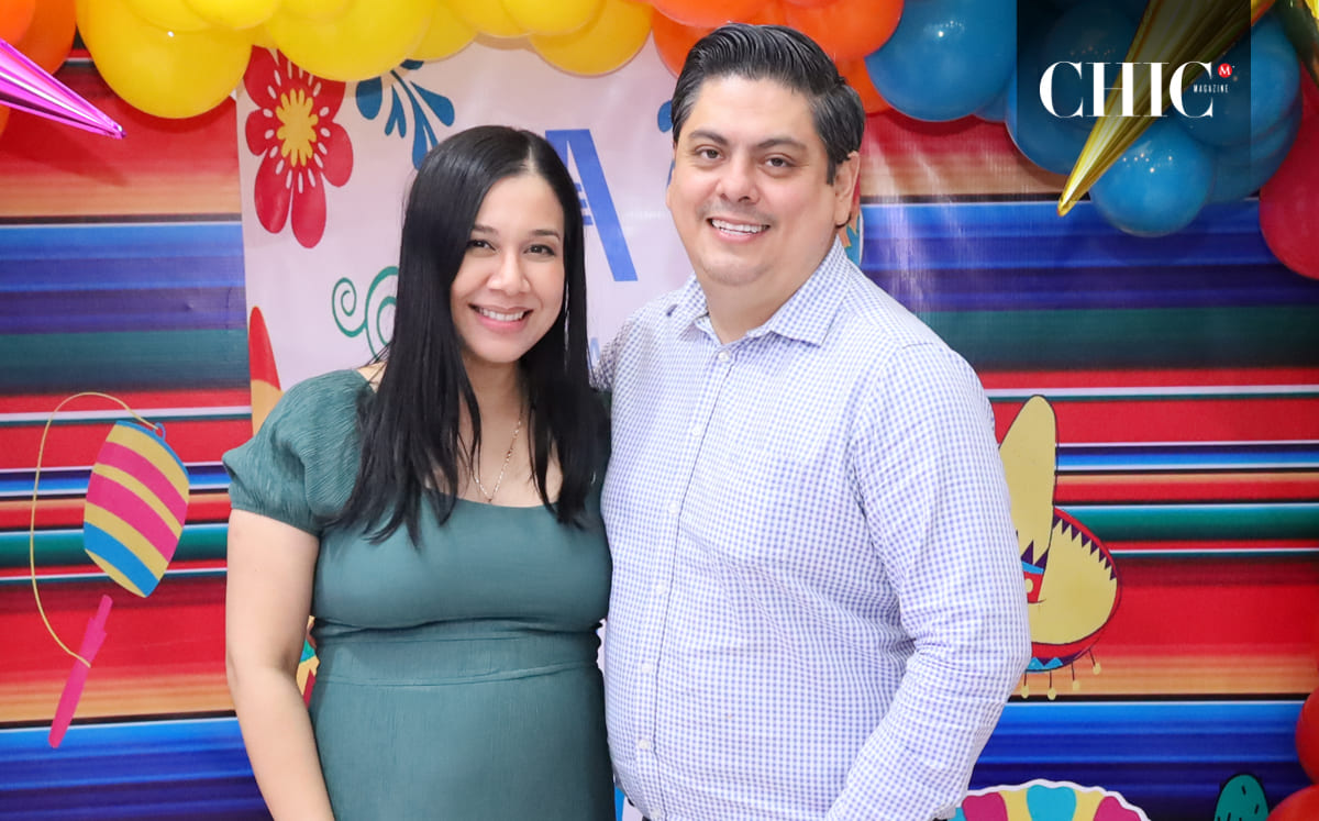 Keren Rachel Escobedo y Javier Hernández