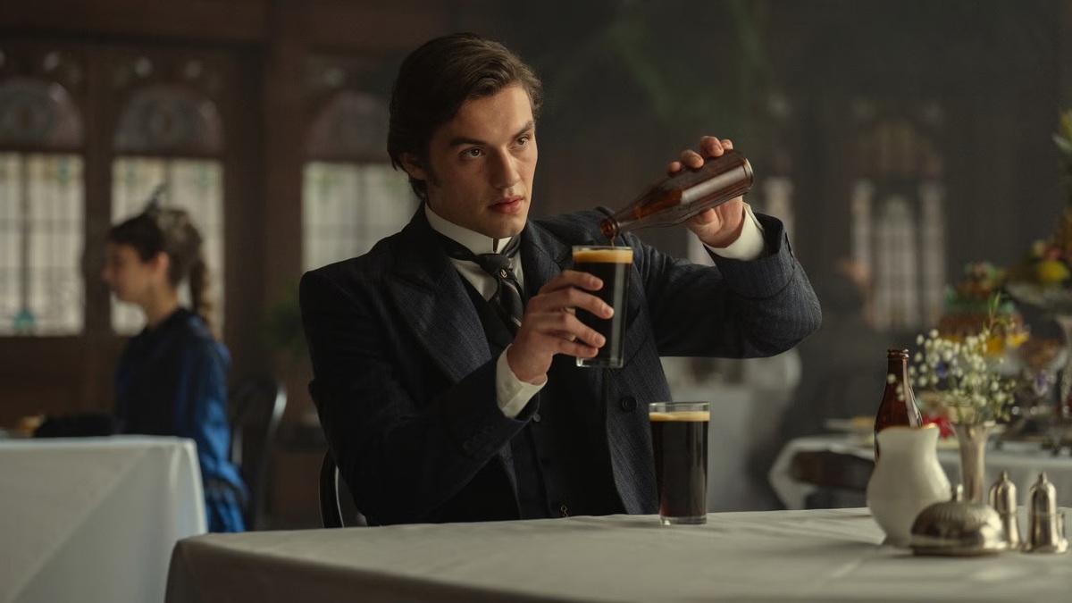 Louis Partridge como Edward Guinness (Foto: Netflix)