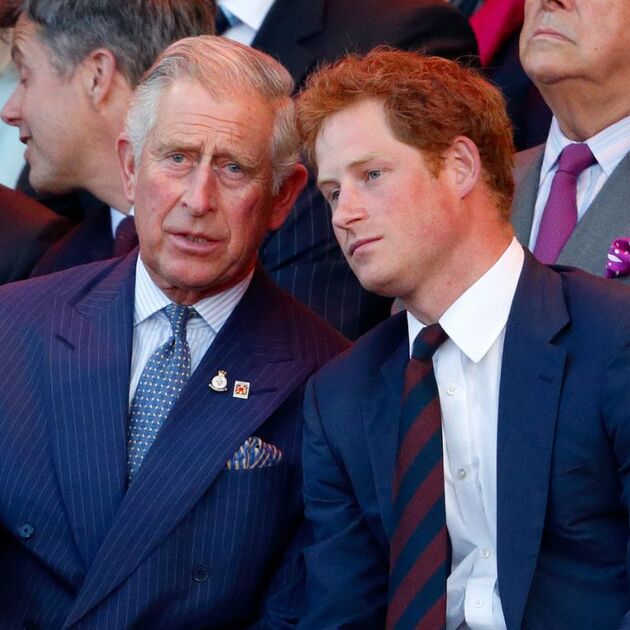 Rey Carlos omite al Príncipe Harry en su felicitación para el Día del Padre (Foto: Getty)