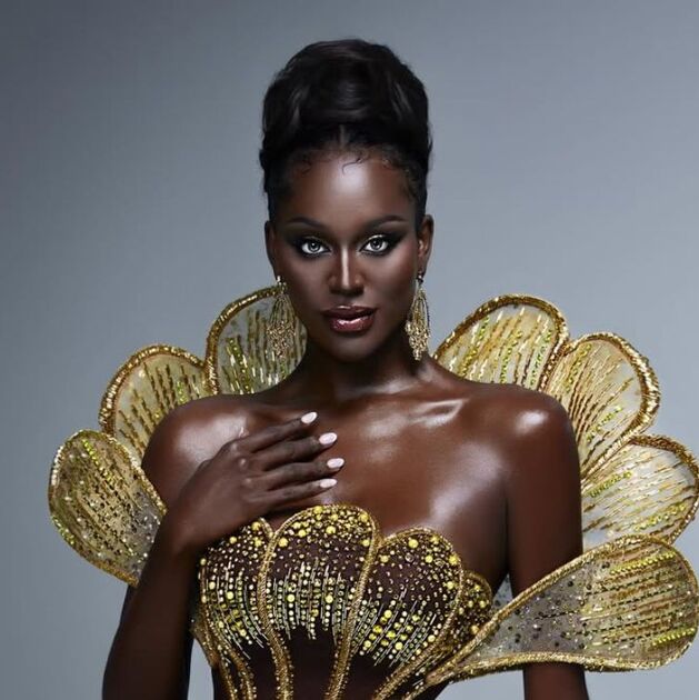 Midori Monét ganó Miss International Queen 2025, pero la frialdad de sus compañeras recordó el caso de Fátima Bosch en México (Instagram)