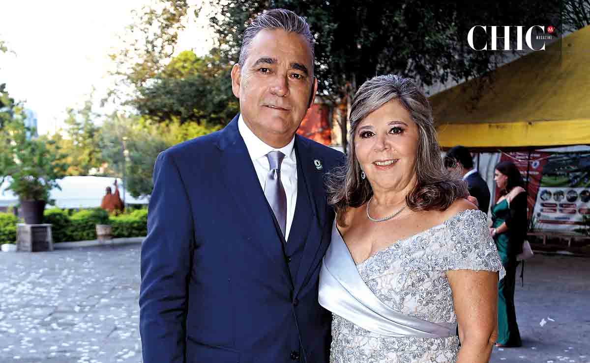 Papás del novio. Javier Reyna y Claudia Farías