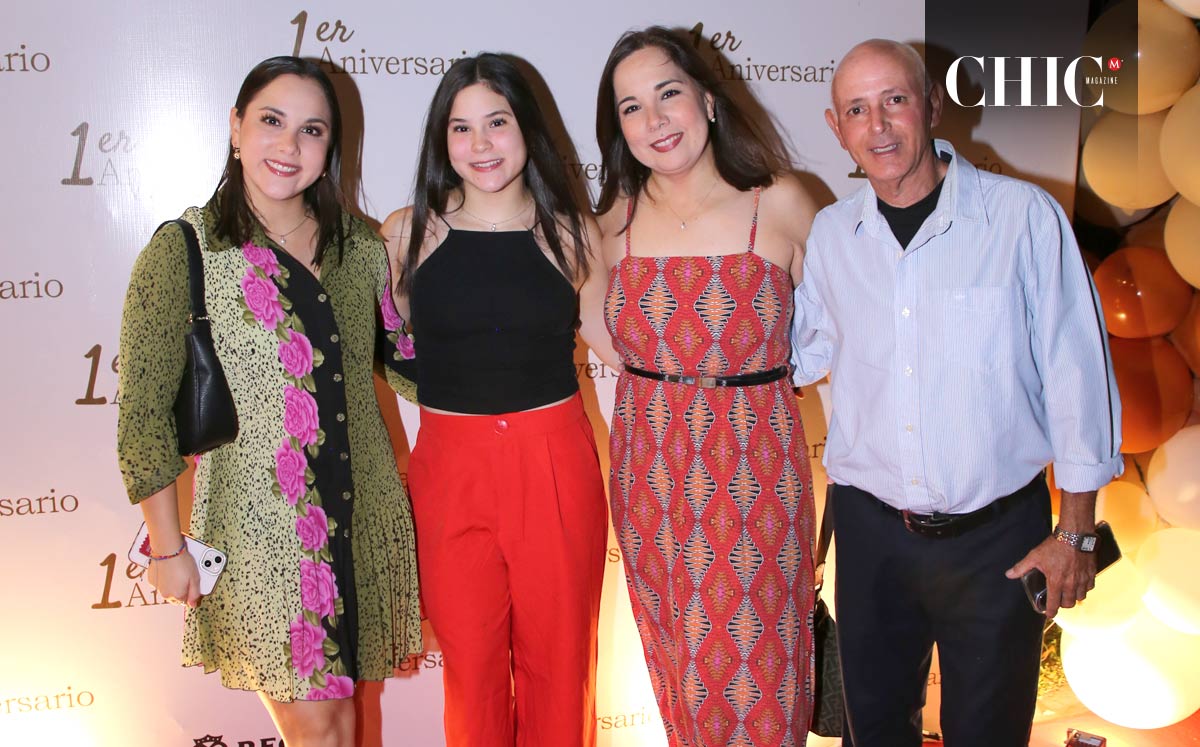 Paulina, Ivanna, Mayte y Alberto
