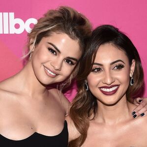 Francia Raisa, la amiga que donó un riñón a Selena Gomez, reaccionó a la boda de la cantante (Getty Images)