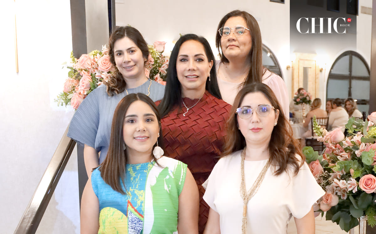 Las 50 invitadas disfrutaron de una tarde de celebración en donde los buenos deseos a la festejada no se hicieron esperar
