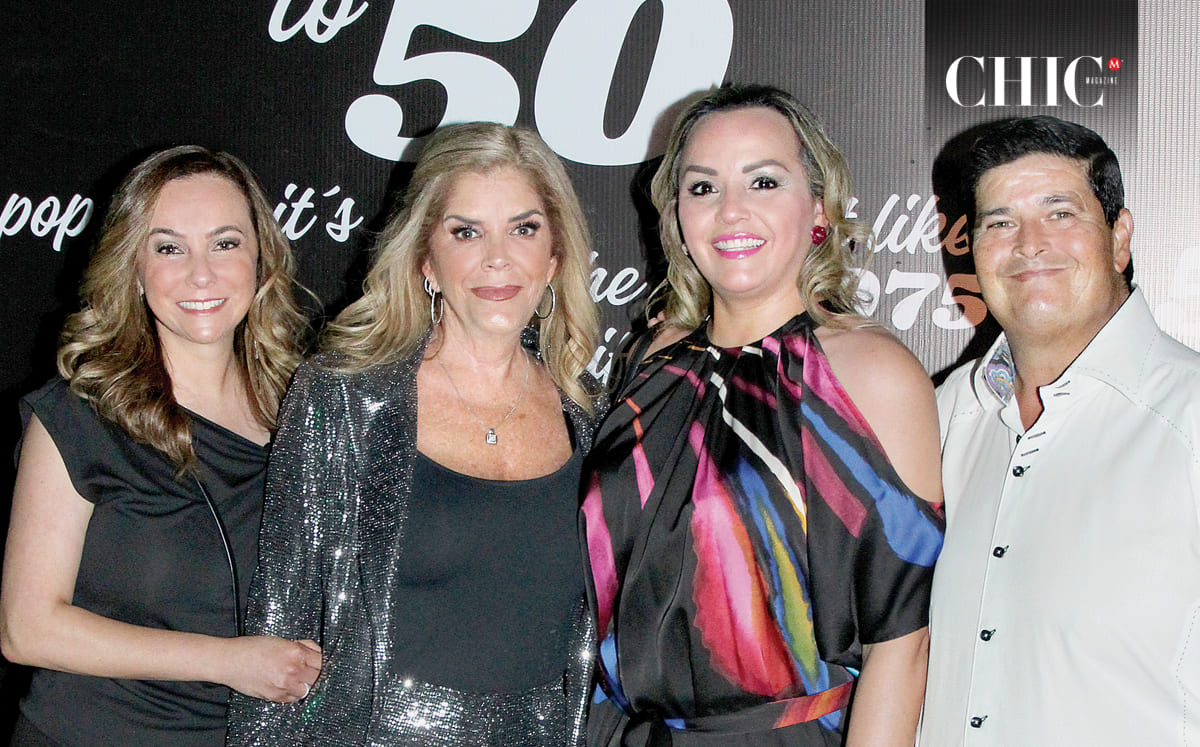 Marcela Cabal, Carmen González De León, Paloma González y Armando González