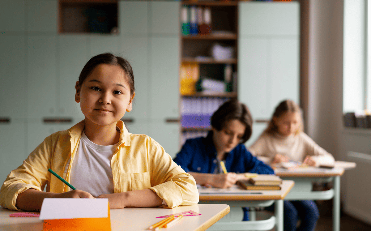 Suspensión de clases SEP: ¿qué días no asistirán los alumnos a partir de octubre 2025 (Foto: Freepik)