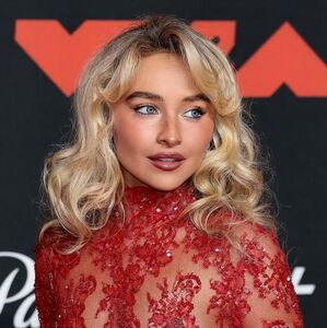 Así se veía Sabrina Carpenter como Katie Heron en “Mean Girls” (Foto: Instagram)