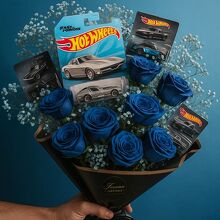 30 de septiembre: ¿Por qué se regalan flores azules y Hot Wheels? (Foto: Sora)
