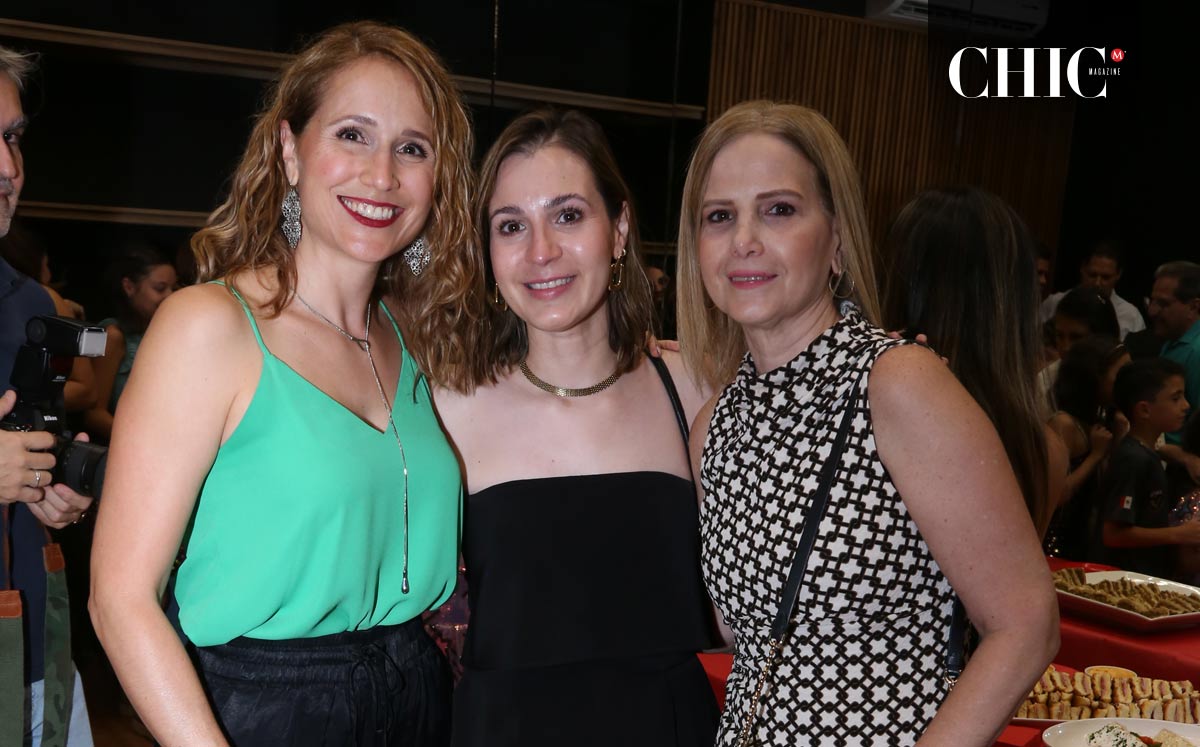 Ale Urias, Lily Muñoz y Ana María Guerra