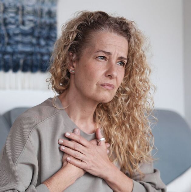 El Dr. David Mischoulon explica cómo la depresión afecta al corazón y qué estrategias ayudan a prevenir riesgos (Getty Images)