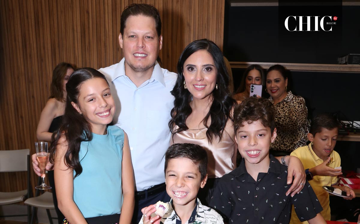 Humberto Sánchez, Gabriela Villegas, Miriam Sánchez, Adrián Sánchez y Diego Sánchez