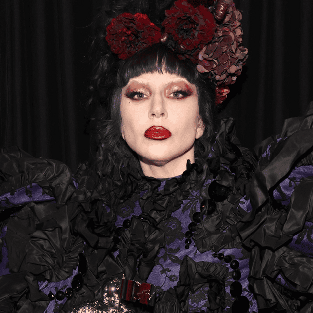 Lady Gaga sube al escenario a las actrices de "Merlina"; así fue el momento (Foto: Getty Images)