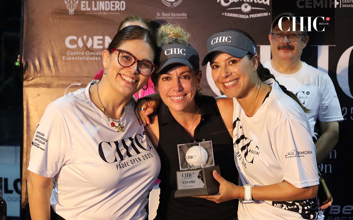 Patricia Lory y Tessy Aragón dieron entrega a Marilú Ceja su reconocimiento