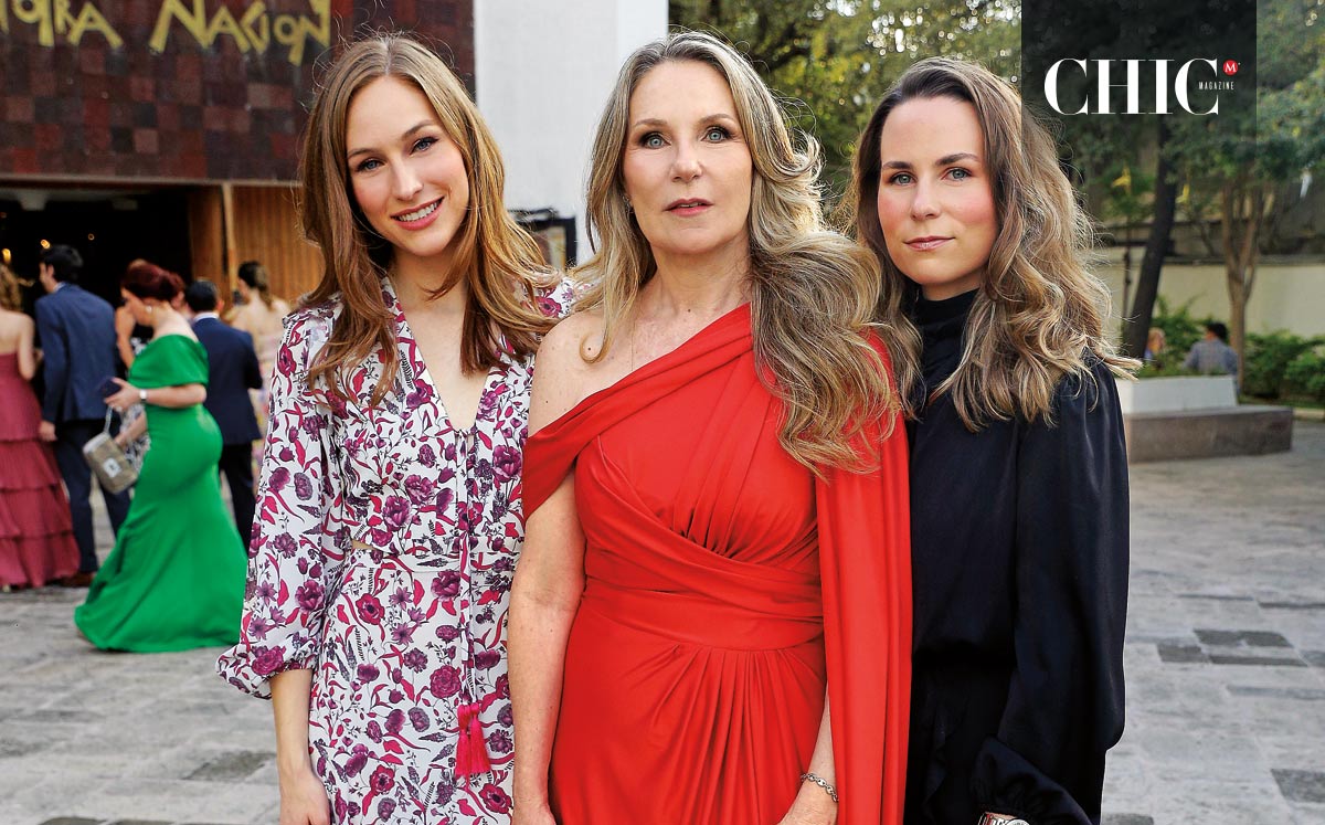 Pau Bremer, Adriana Ibarra de Bremer y Adriana Bremer