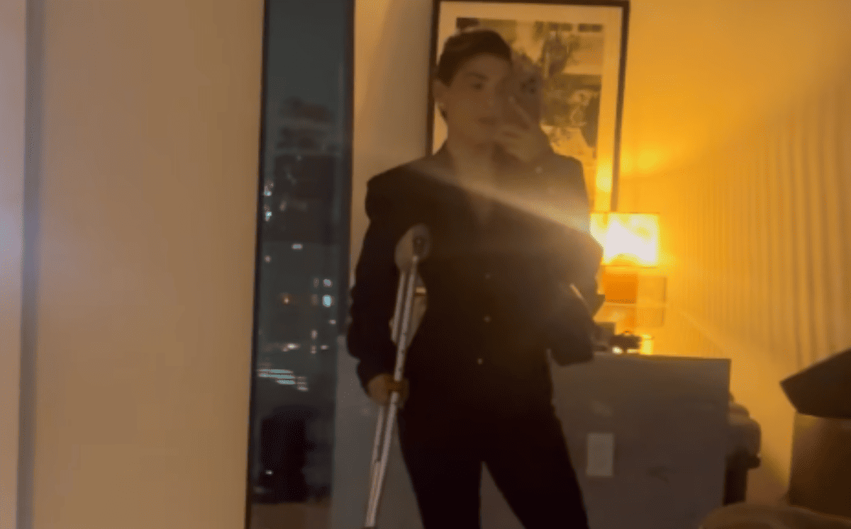 Así fue la reaparición de Michelle Salas en muletas que preocupa a sus seguidores (Foto: IG)