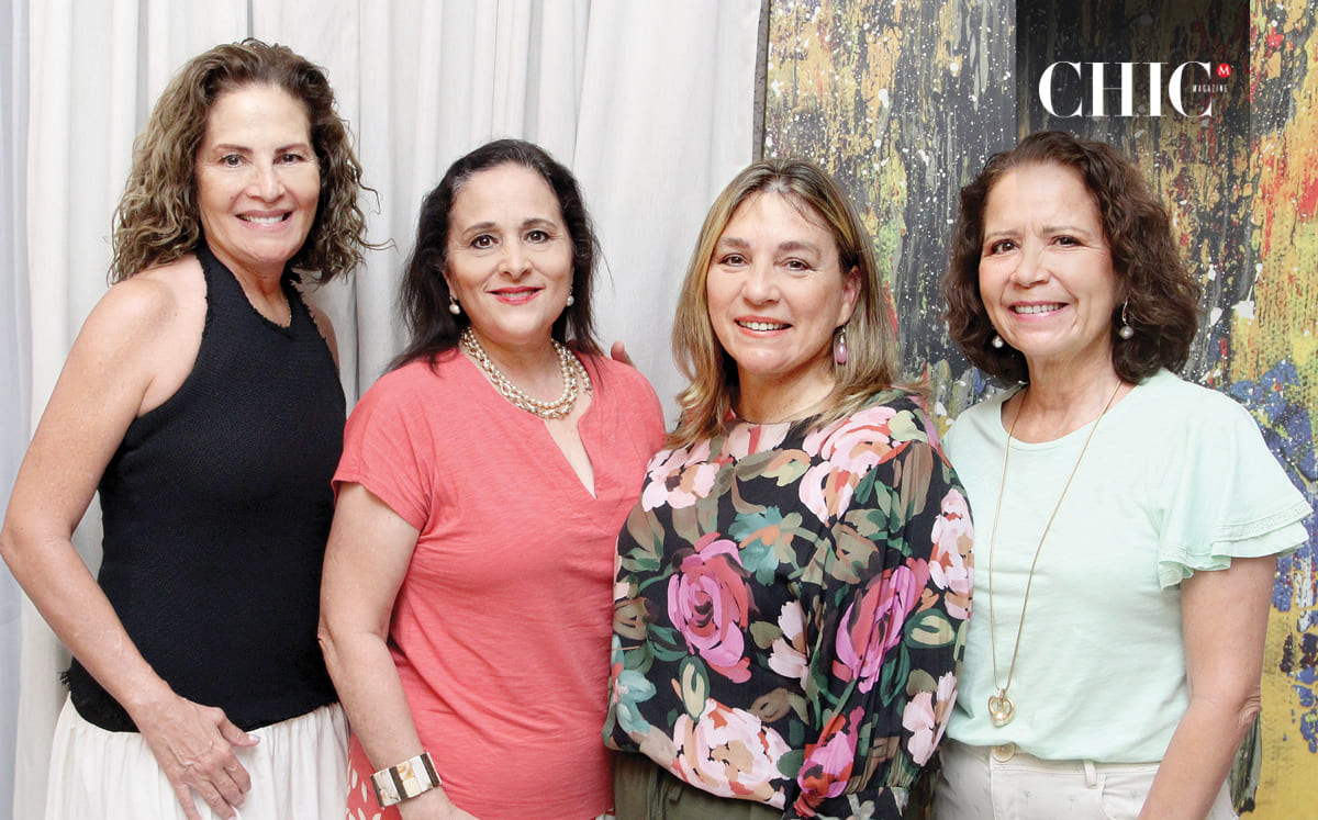 Ludy Zubieta, Claudia Salazar, Rosa Esteve y Sandra Olivares