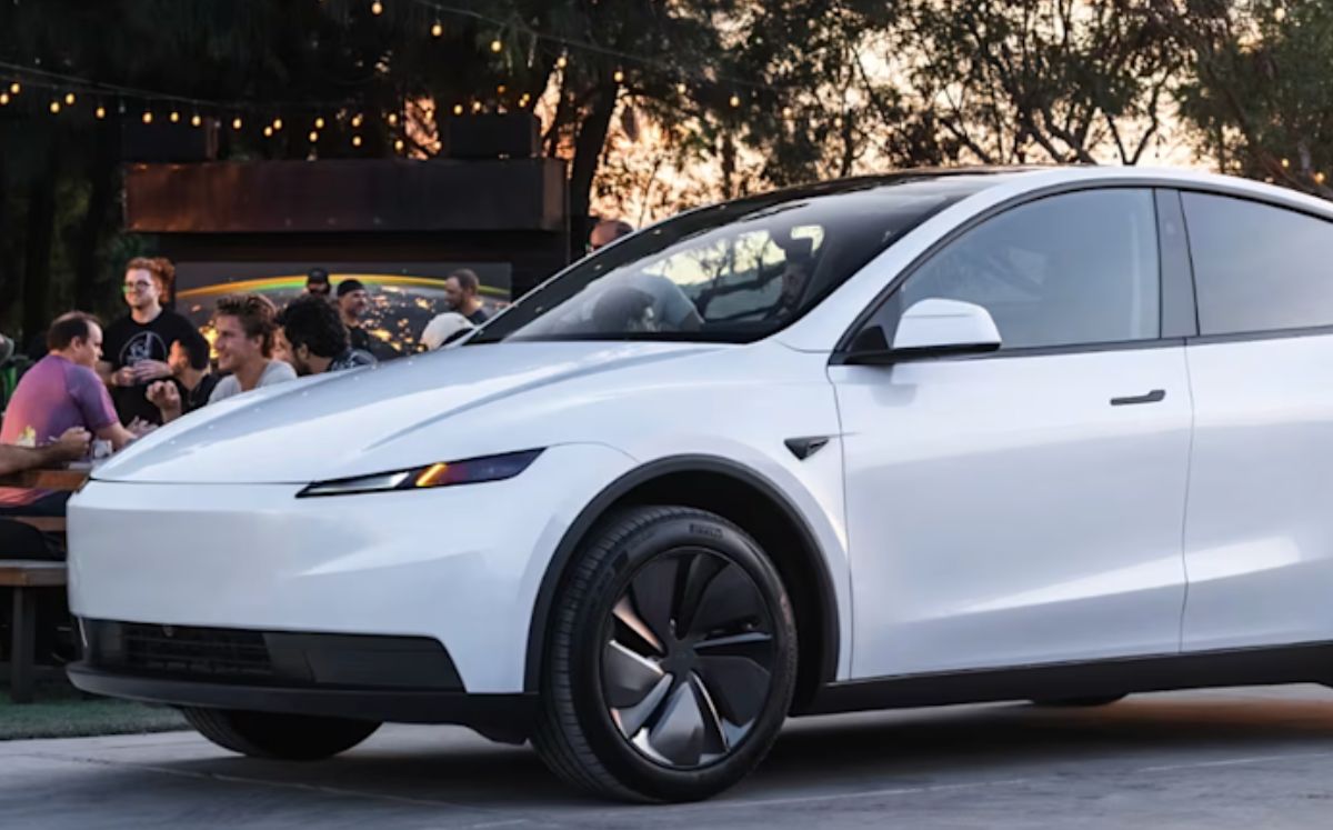 Tesla Model Y (Tesla)