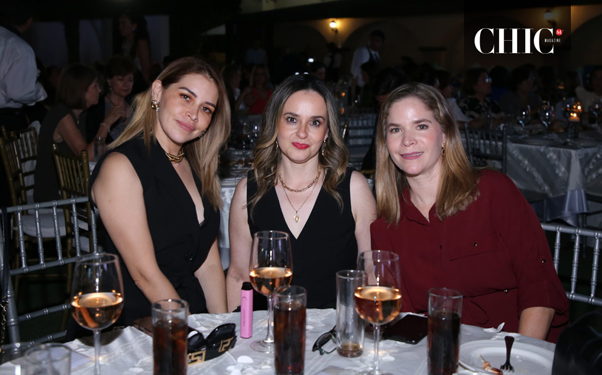 Azalea, Adriana y Sofía