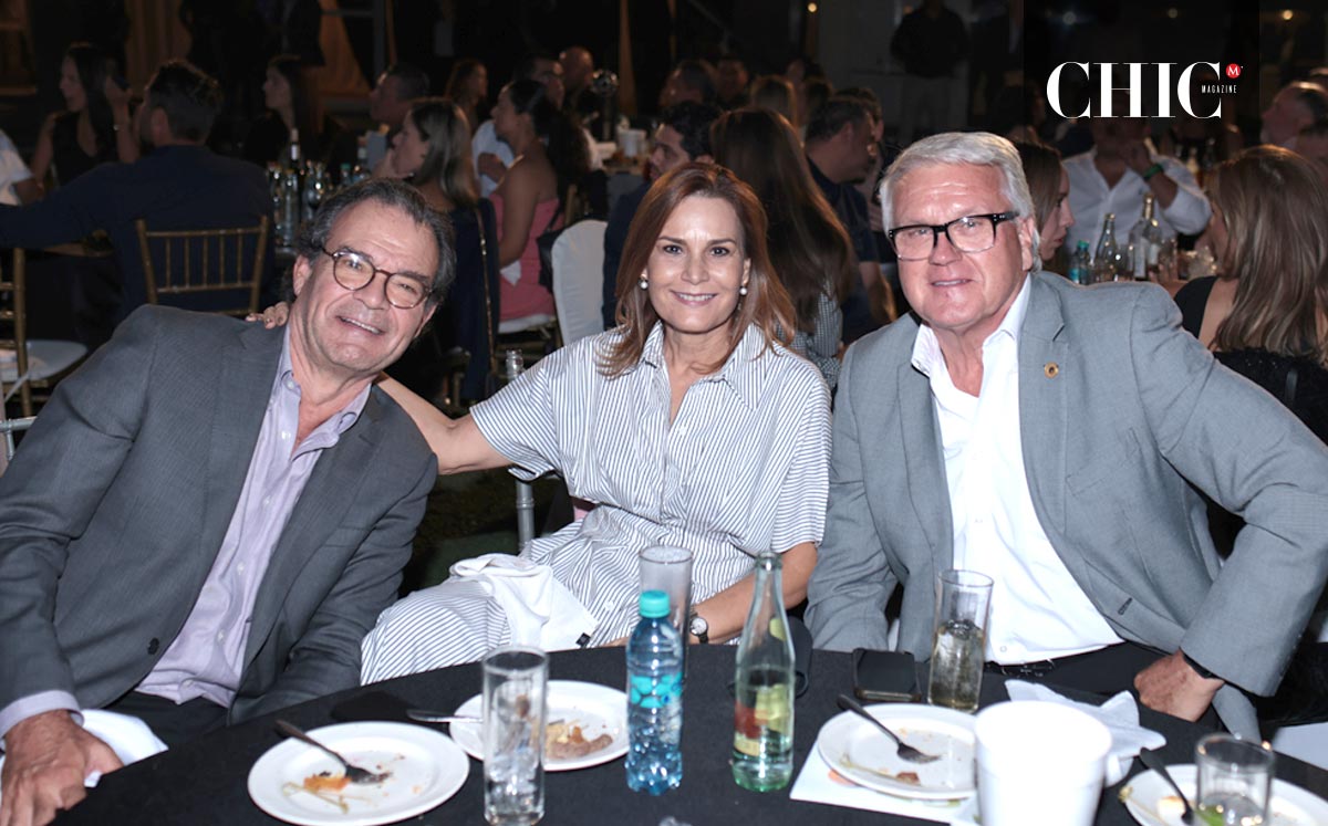 Enrique, Agélica y Mauricio