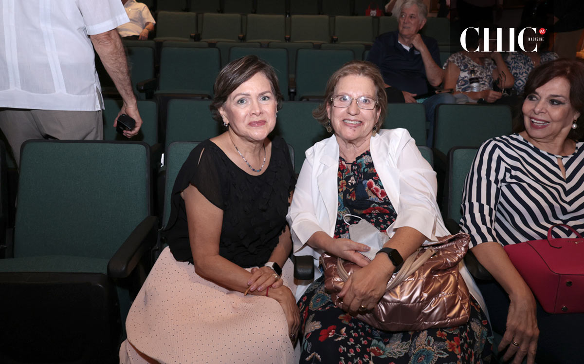 Gabriela Garza y Patricia Martínez