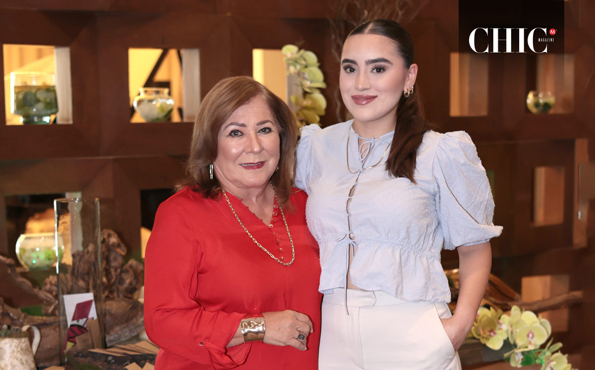 Juanita de Ortiz y Mía Ortiz