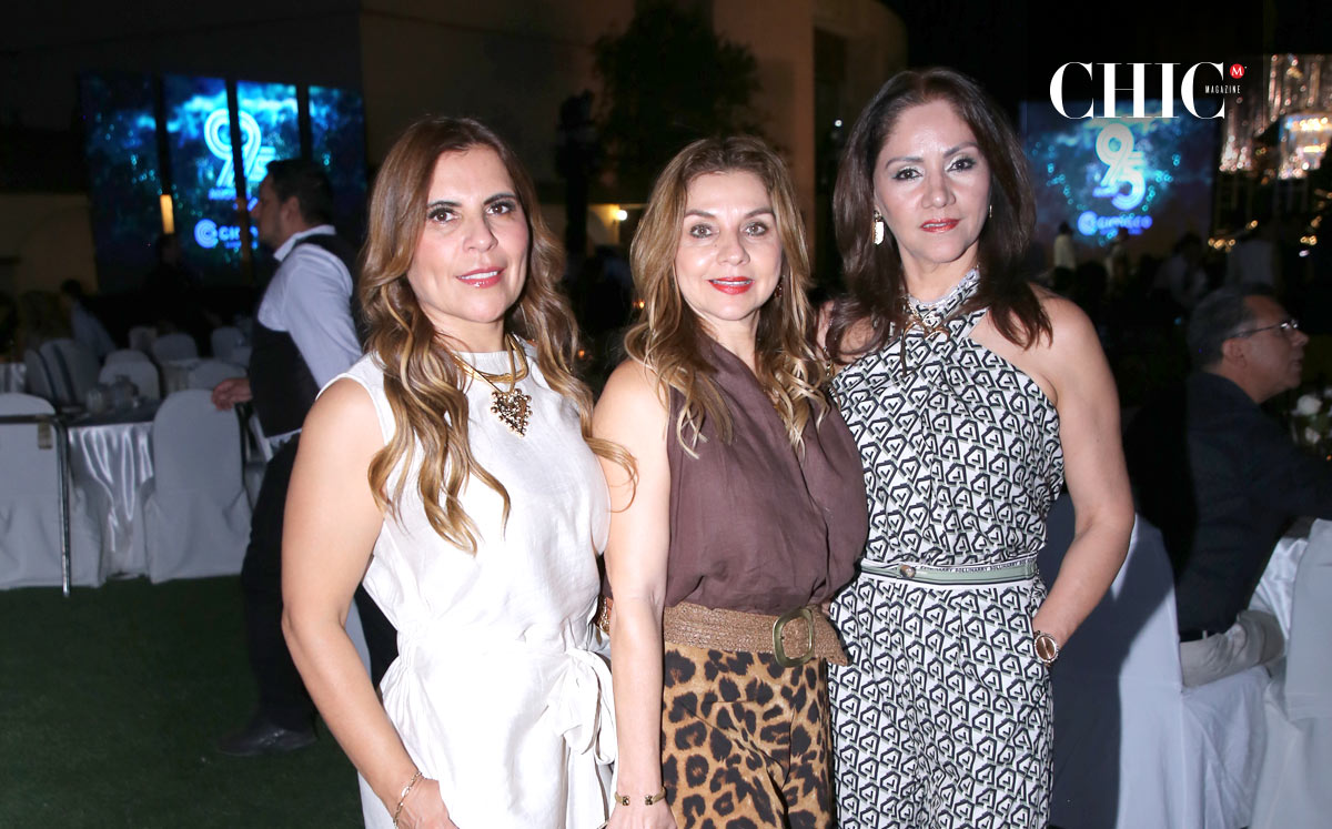Lorena, Lupita y Laura