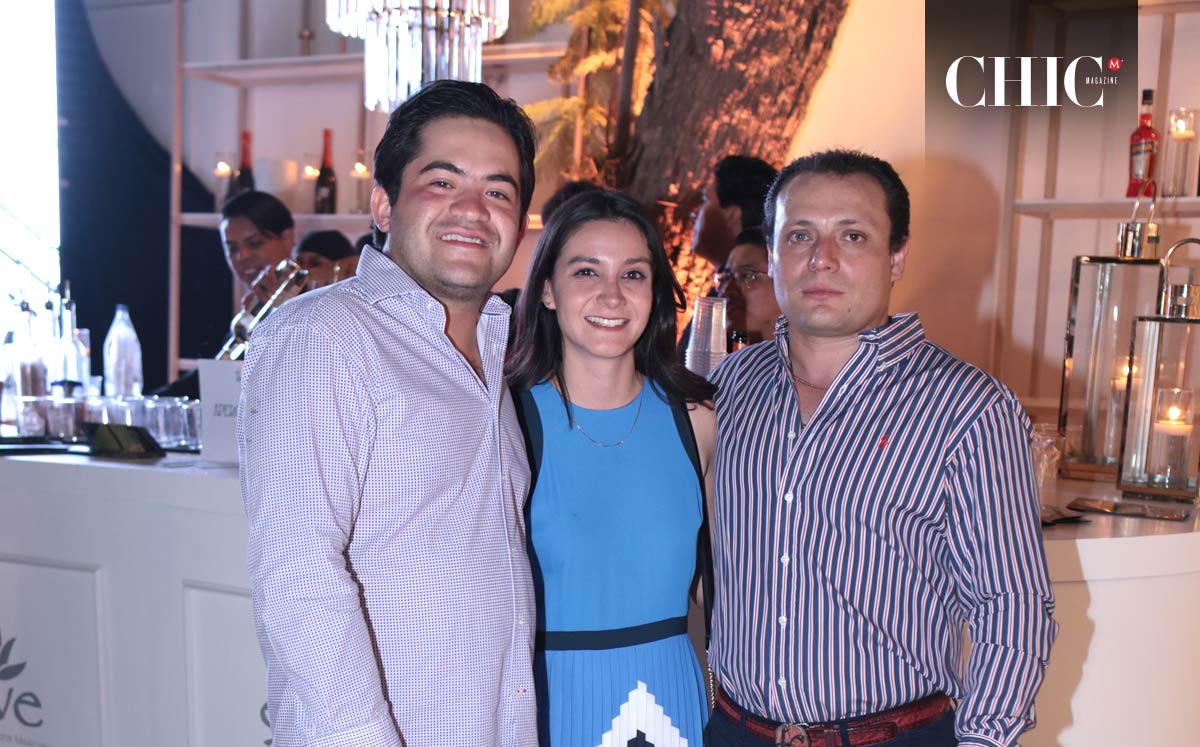 Mario Reyes, Diana Reyes y David Guzmán