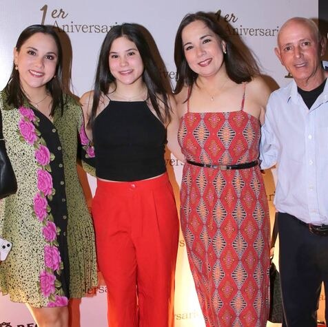 Paulina, Ivanna, Mayte y Alberto